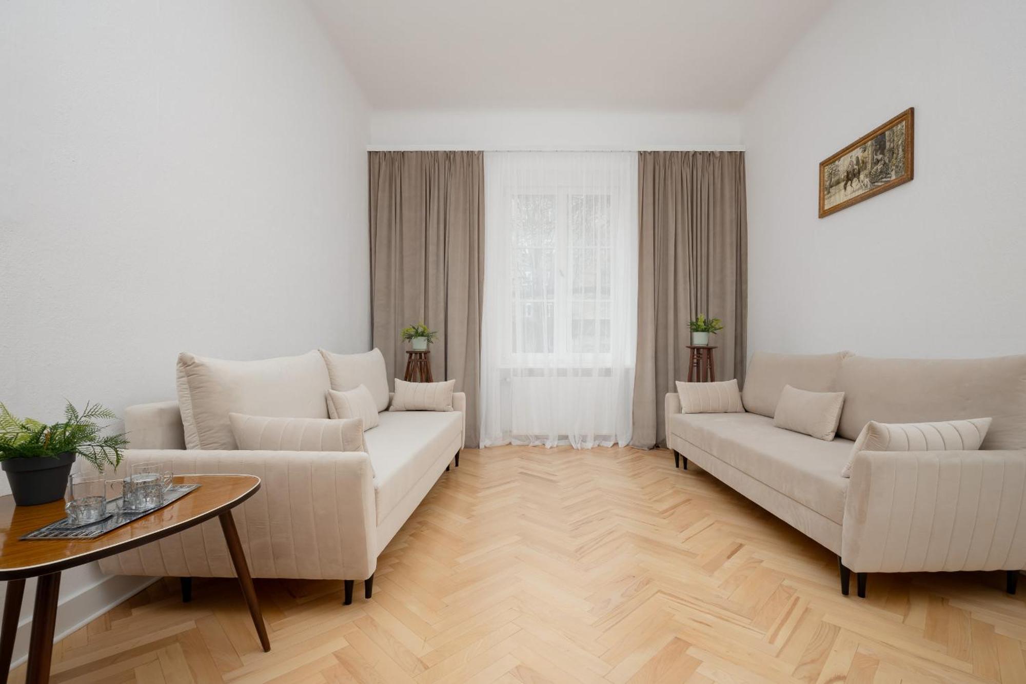 Spacious Vintage 1930's Inspired By Renters Butas Warsaw